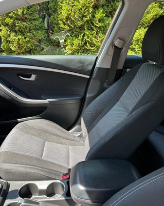 Hyundai I30 cena 27200 przebieg: 242000, rok produkcji 2013 z Strzyżów małe 497